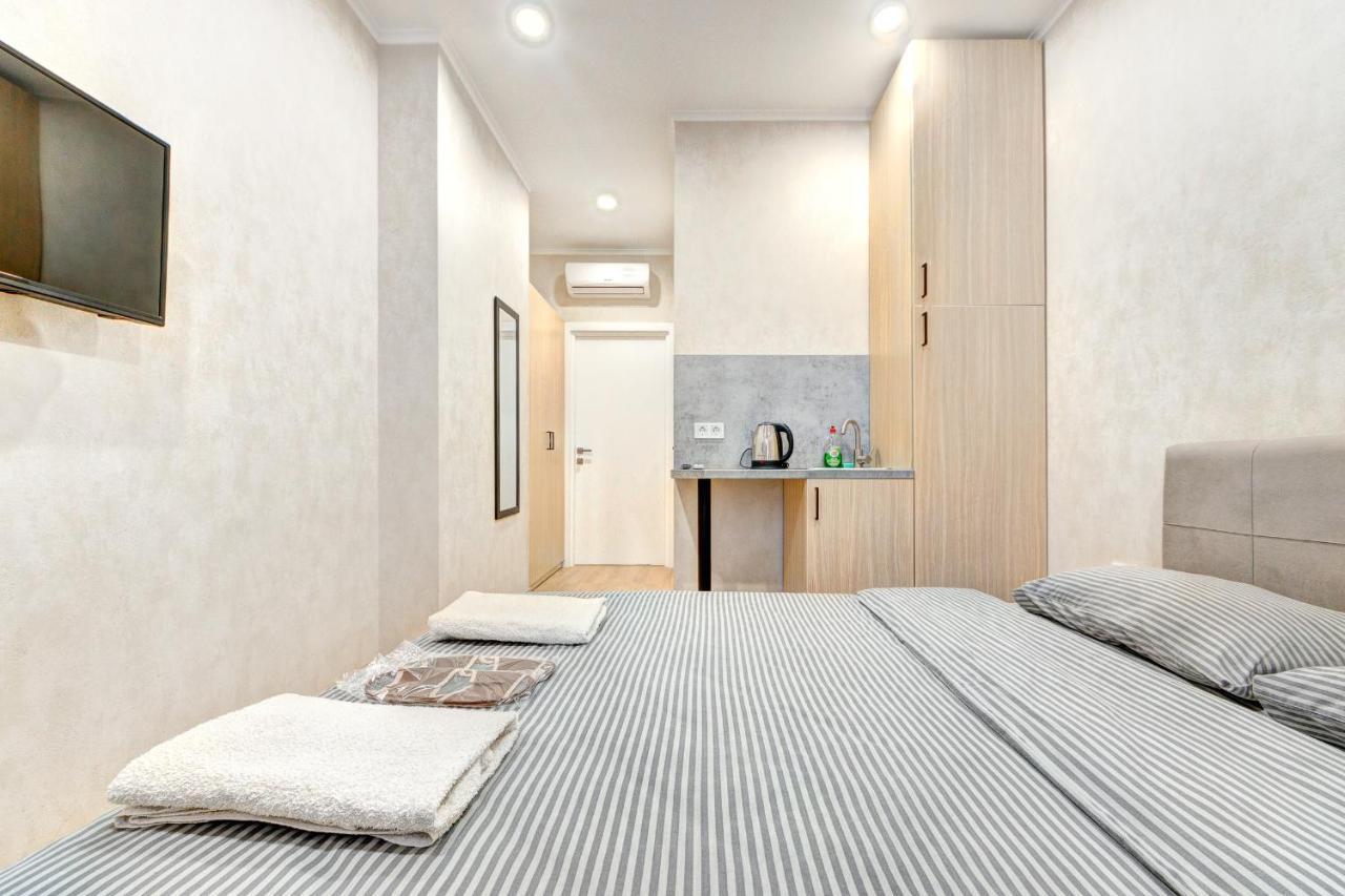 1 Room Apartment Near National Circus Kiev Dış mekan fotoğraf